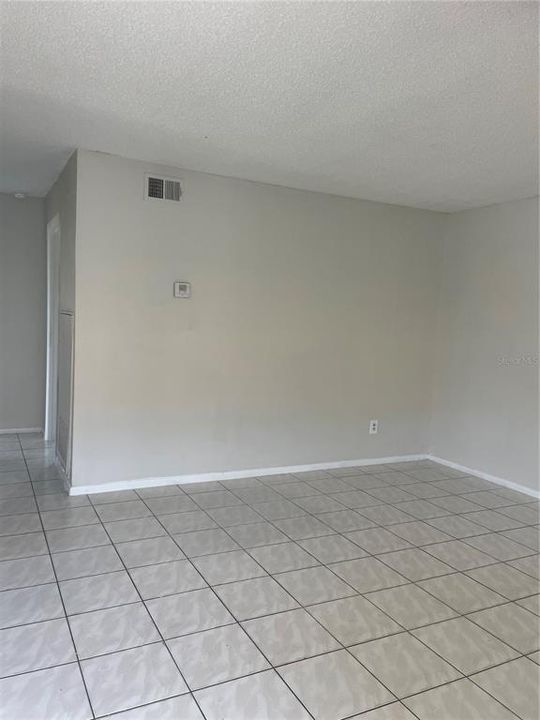 For Sale: $125,000 (2 beds, 1 baths, 784 Square Feet)