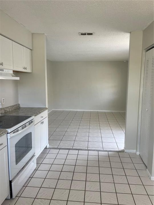 For Sale: $125,000 (2 beds, 1 baths, 784 Square Feet)