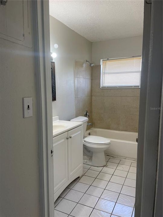 For Sale: $125,000 (2 beds, 1 baths, 784 Square Feet)