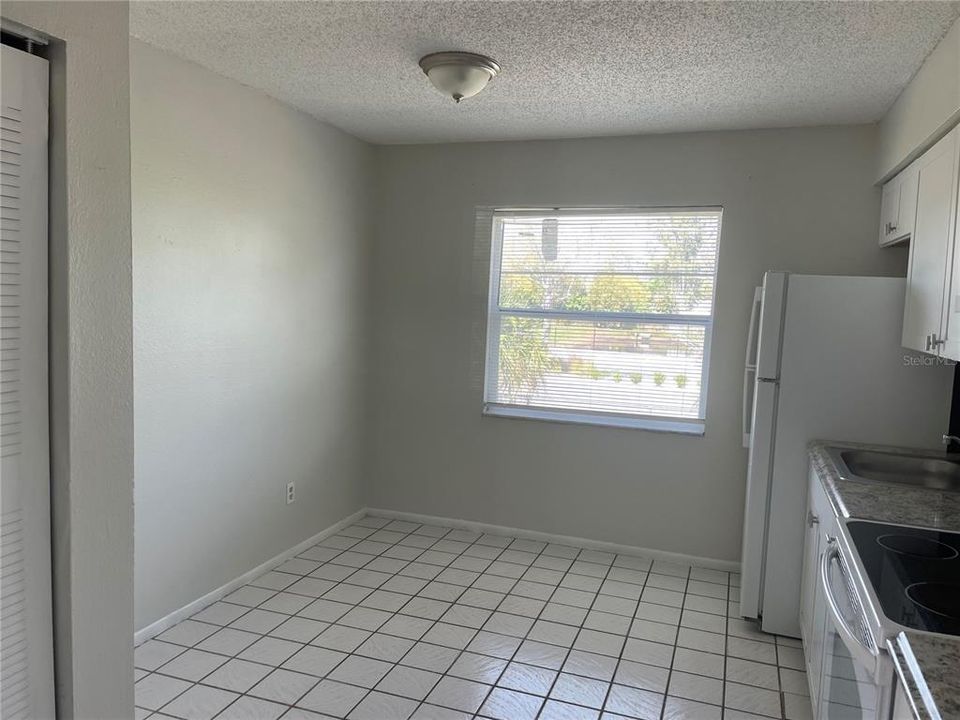 For Sale: $125,000 (2 beds, 1 baths, 784 Square Feet)