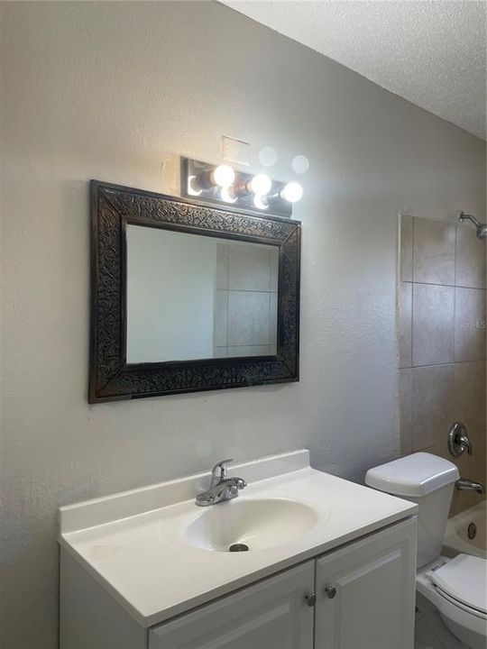 For Sale: $125,000 (2 beds, 1 baths, 784 Square Feet)