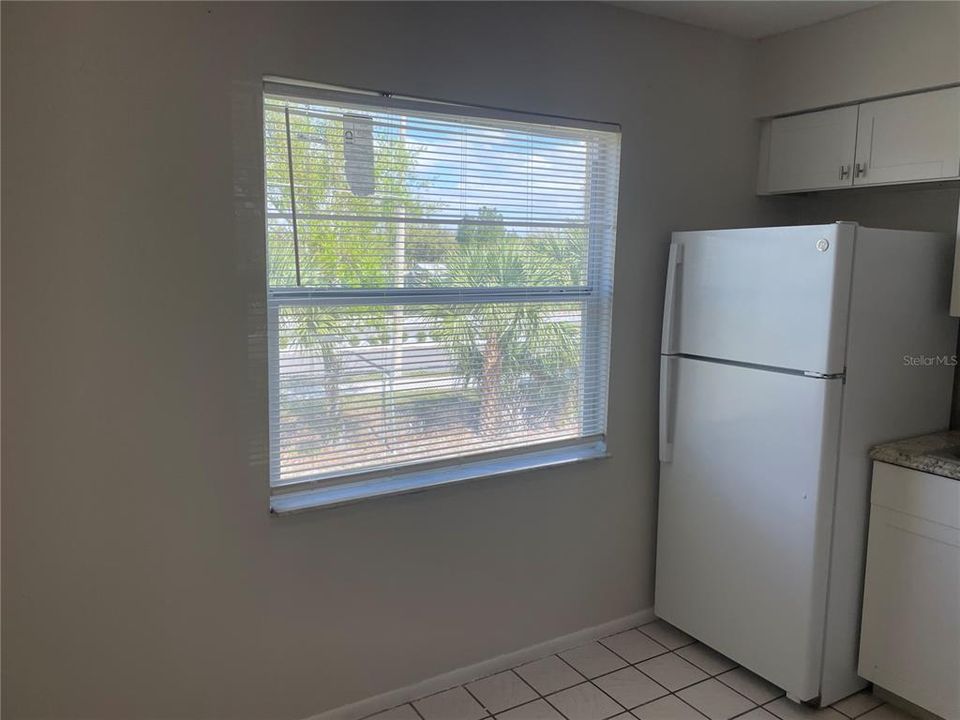 For Sale: $125,000 (2 beds, 1 baths, 784 Square Feet)