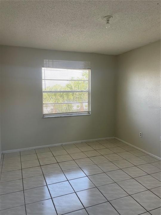 For Sale: $125,000 (2 beds, 1 baths, 784 Square Feet)