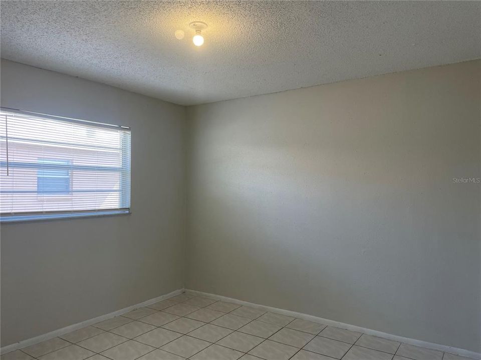 For Sale: $125,000 (2 beds, 1 baths, 784 Square Feet)