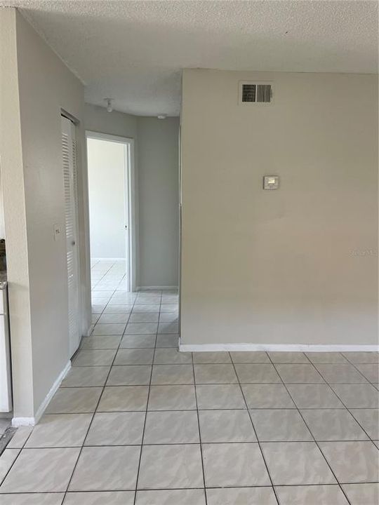 For Sale: $125,000 (2 beds, 1 baths, 784 Square Feet)