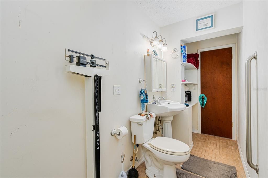 На продажу: $389,999 (3 спален, 2 ванн, 1442 Квадратных фут)