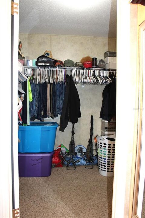 Под контрактом: $360,000 (3 спален, 2 ванн, 1800 Квадратных фут)