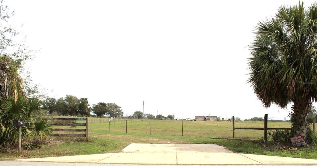 Под контрактом: $360,000 (3 спален, 2 ванн, 1800 Квадратных фут)