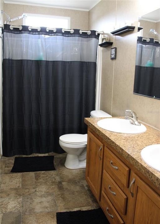 Под контрактом: $360,000 (3 спален, 2 ванн, 1800 Квадратных фут)