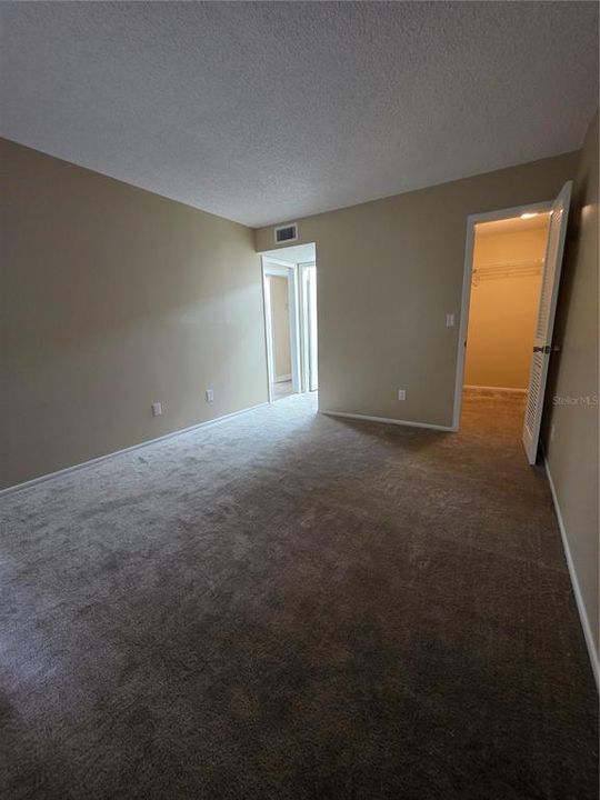 Active With Contract: $1,600 (2 beds, 2 baths, 906 Square Feet)