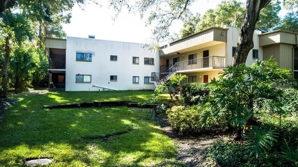 Active With Contract: $1,600 (2 beds, 2 baths, 906 Square Feet)