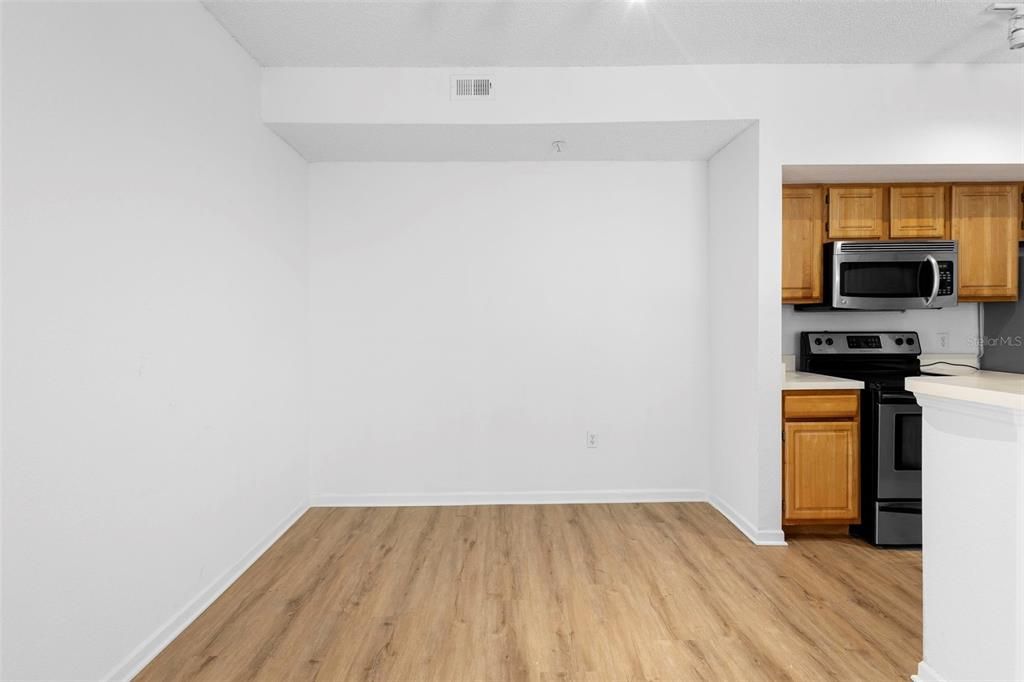 Activo con contrato: $223,900 (2 camas, 2 baños, 886 Pies cuadrados)