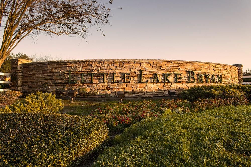 Activo con contrato: $223,900 (2 camas, 2 baños, 886 Pies cuadrados)