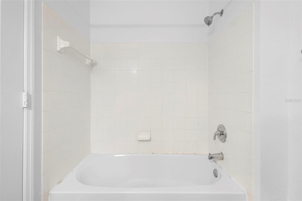 Activo con contrato: $223,900 (2 camas, 2 baños, 886 Pies cuadrados)