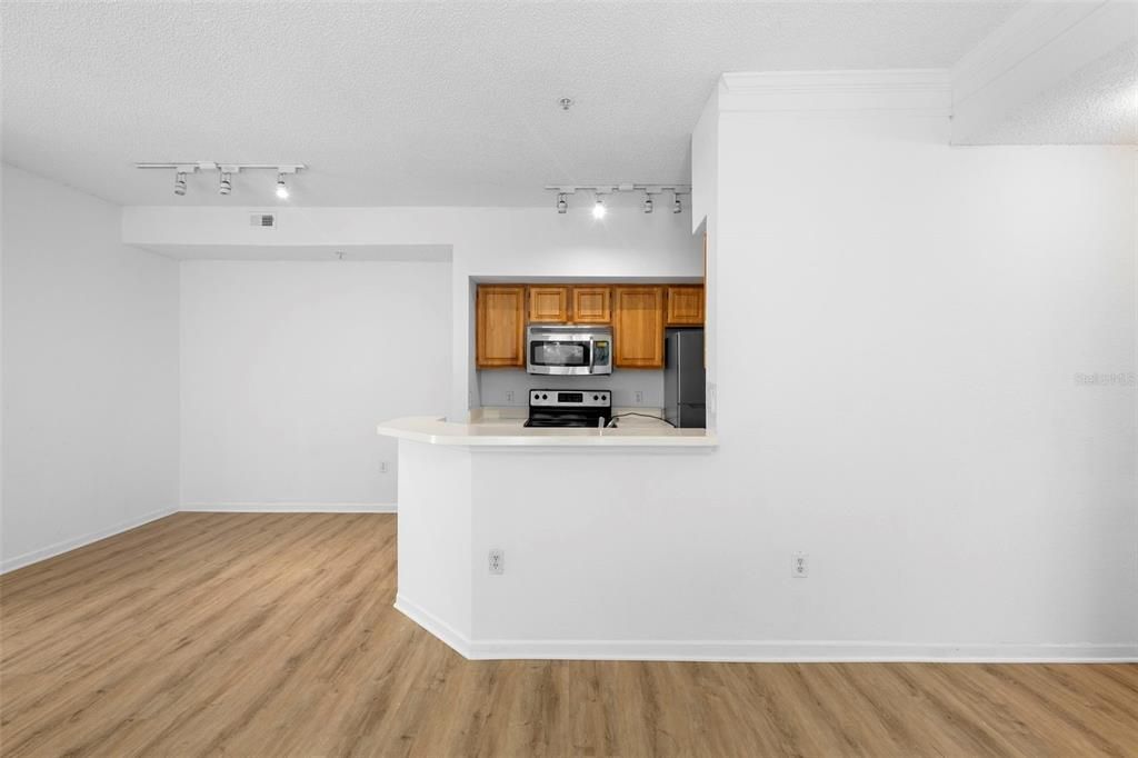 Activo con contrato: $223,900 (2 camas, 2 baños, 886 Pies cuadrados)