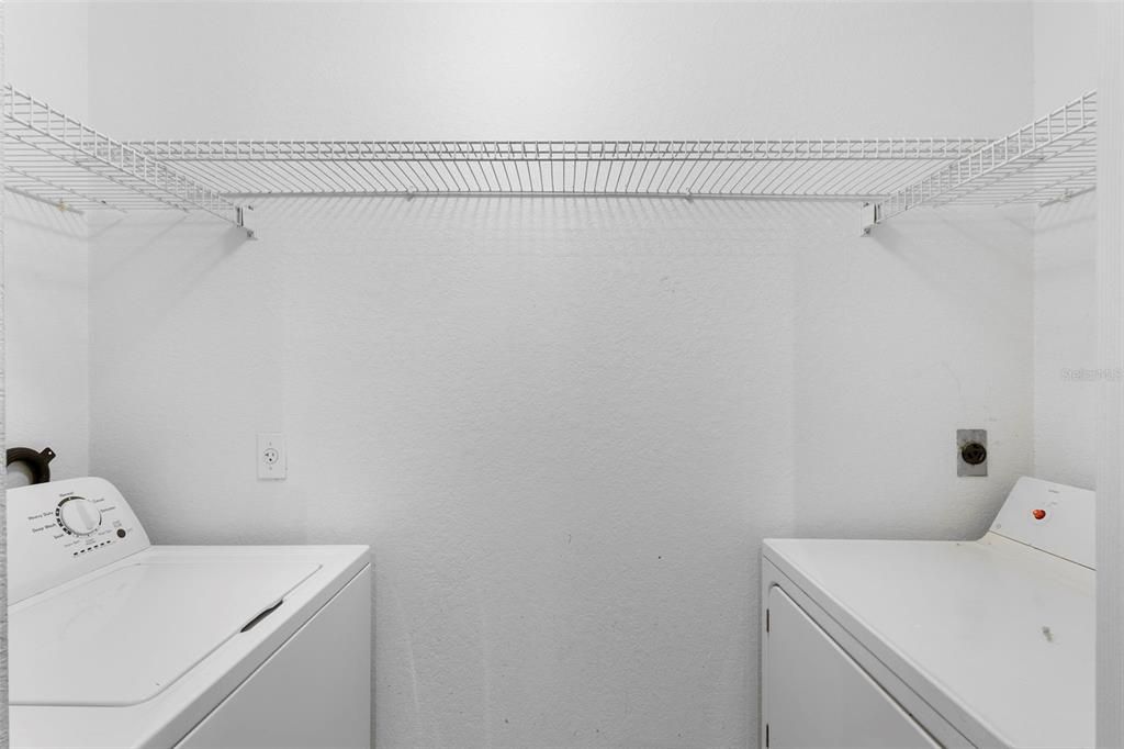 Activo con contrato: $223,900 (2 camas, 2 baños, 886 Pies cuadrados)