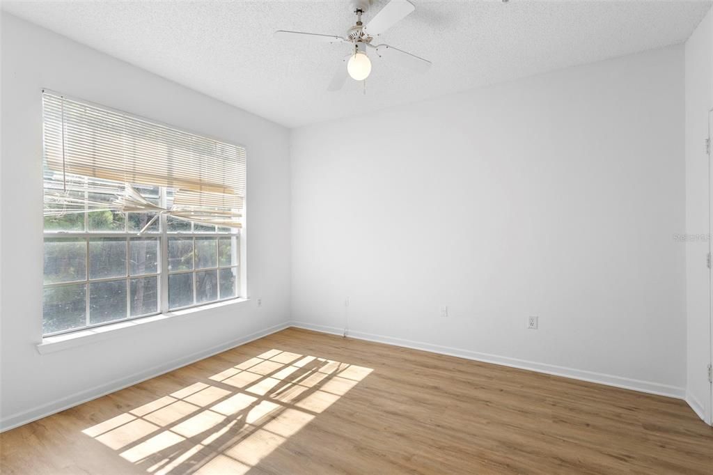 Activo con contrato: $223,900 (2 camas, 2 baños, 886 Pies cuadrados)