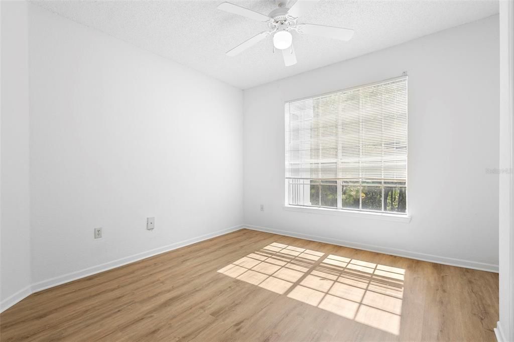 Activo con contrato: $223,900 (2 camas, 2 baños, 886 Pies cuadrados)