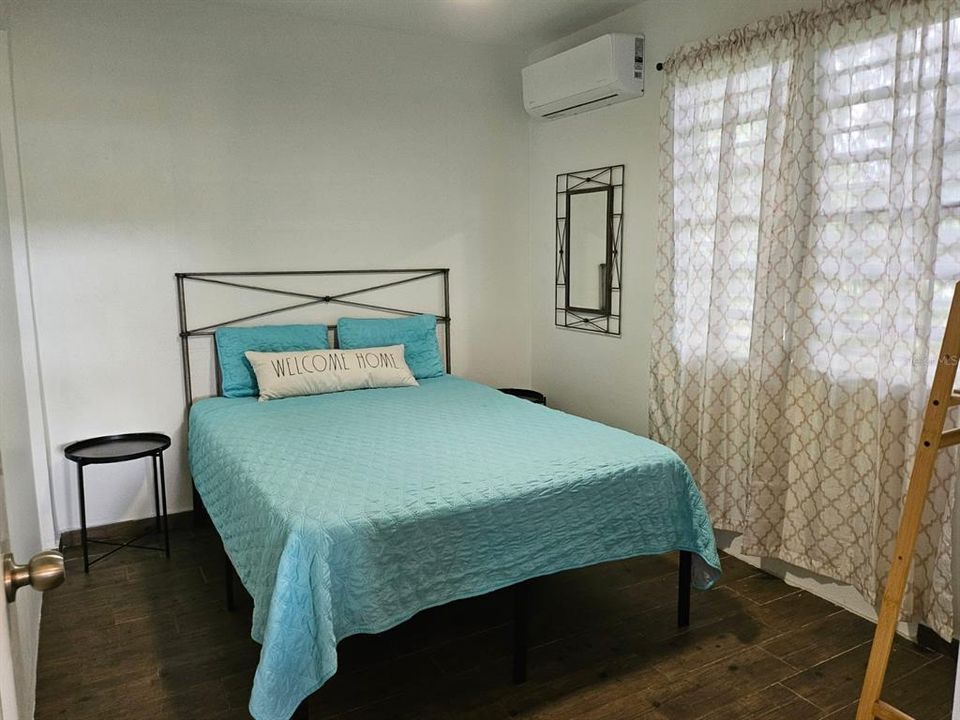 На продажу: $599,000 (2 спален, 1 ванн, 800 Квадратных фут)