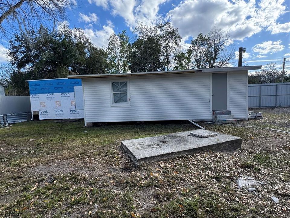 For Sale: $160,000 (3 beds, 2 baths, 1010 Square Feet)