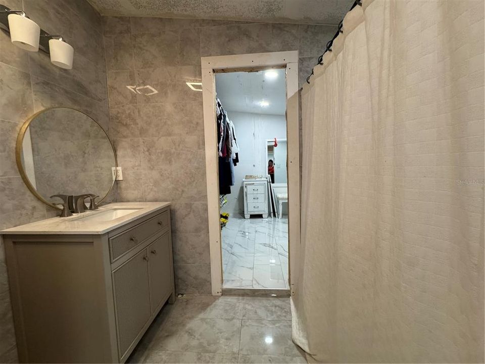 For Sale: $160,000 (3 beds, 2 baths, 1010 Square Feet)