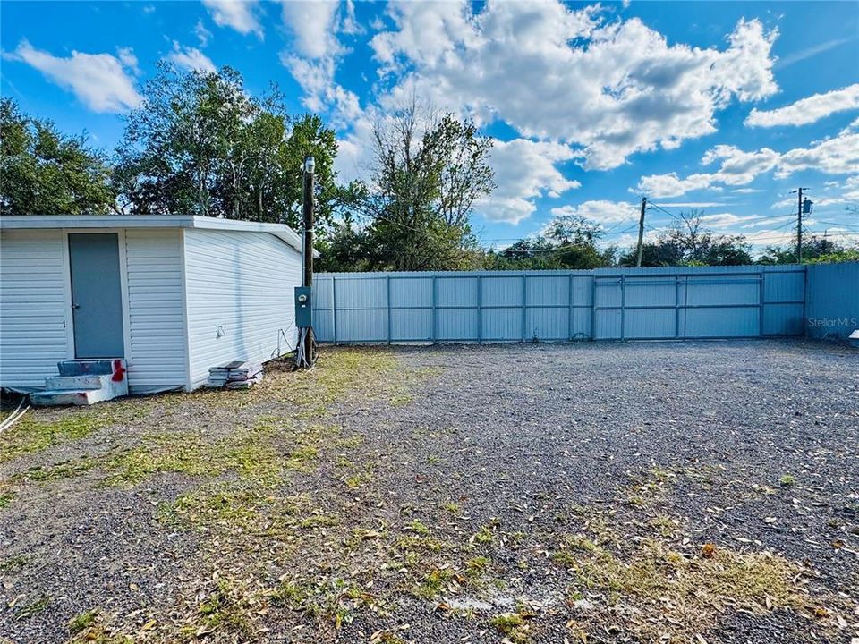 For Sale: $160,000 (3 beds, 2 baths, 1010 Square Feet)