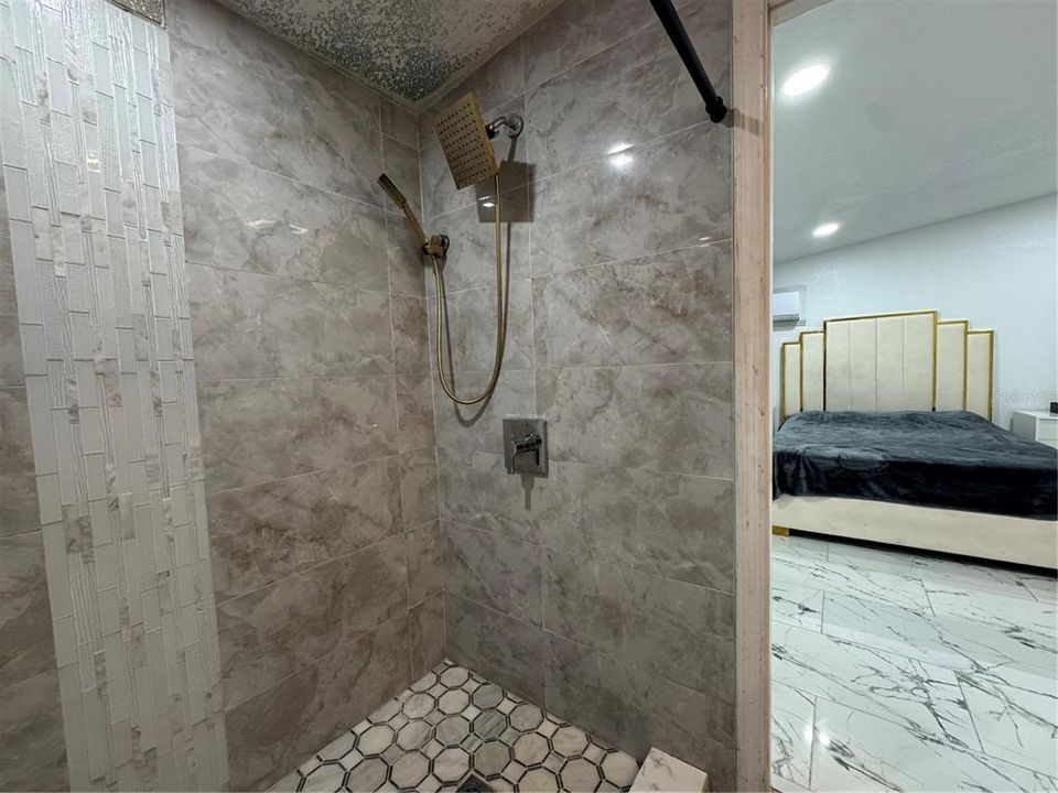 For Sale: $160,000 (3 beds, 2 baths, 1010 Square Feet)