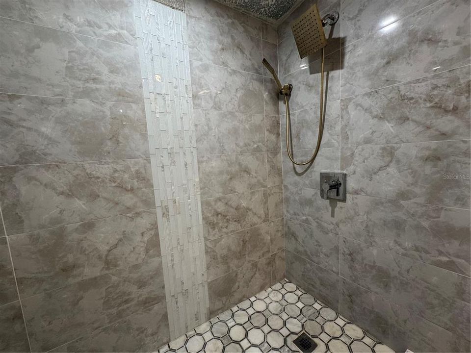 For Sale: $160,000 (3 beds, 2 baths, 1010 Square Feet)