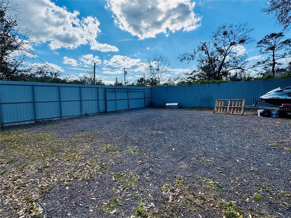 For Sale: $160,000 (3 beds, 2 baths, 1010 Square Feet)