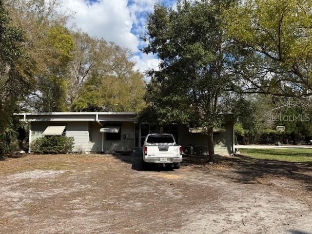 Recently Rented: $1,500 (2 beds, 1 baths, 962 Square Feet)