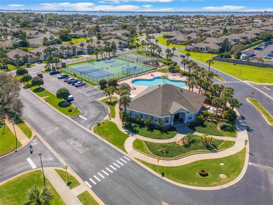 En Venta: $408,900 (4 camas, 2 baños, 2023 Pies cuadrados)