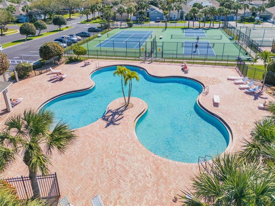 En Venta: $408,900 (4 camas, 2 baños, 2023 Pies cuadrados)