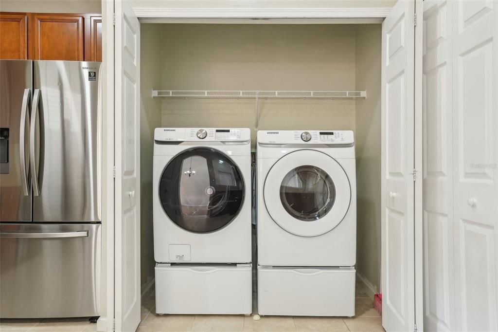 En Venta: $408,900 (4 camas, 2 baños, 2023 Pies cuadrados)