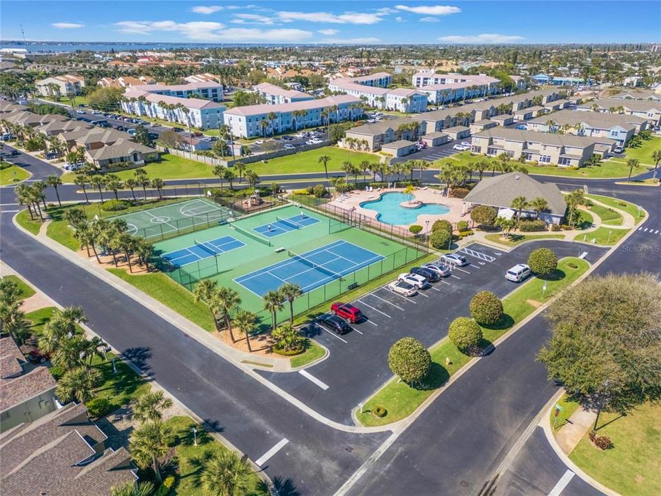 En Venta: $408,900 (4 camas, 2 baños, 2023 Pies cuadrados)