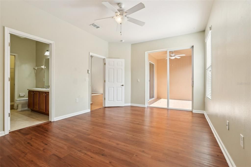 En Venta: $408,900 (4 camas, 2 baños, 2023 Pies cuadrados)