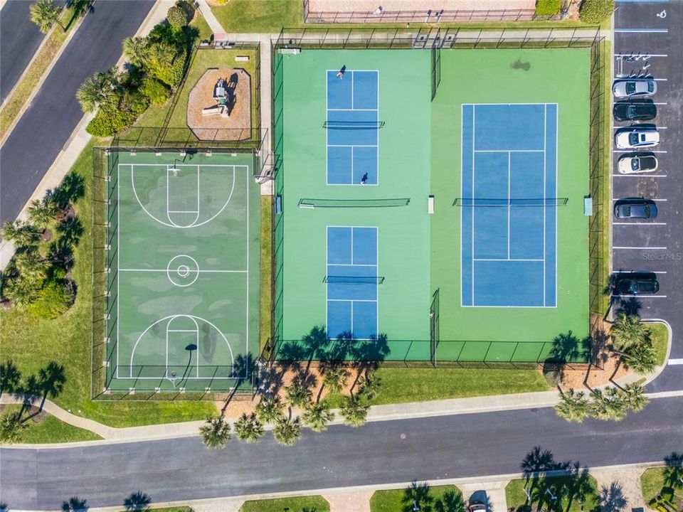 En Venta: $408,900 (4 camas, 2 baños, 2023 Pies cuadrados)