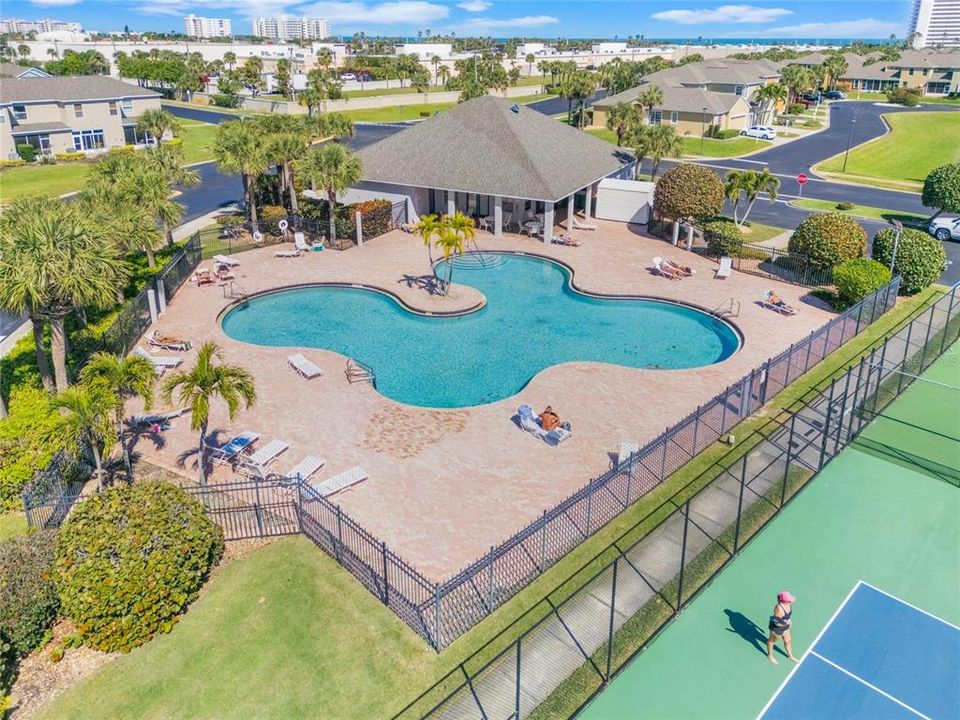 En Venta: $408,900 (4 camas, 2 baños, 2023 Pies cuadrados)