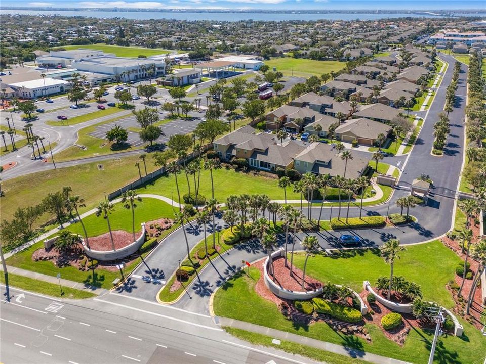 En Venta: $408,900 (4 camas, 2 baños, 2023 Pies cuadrados)