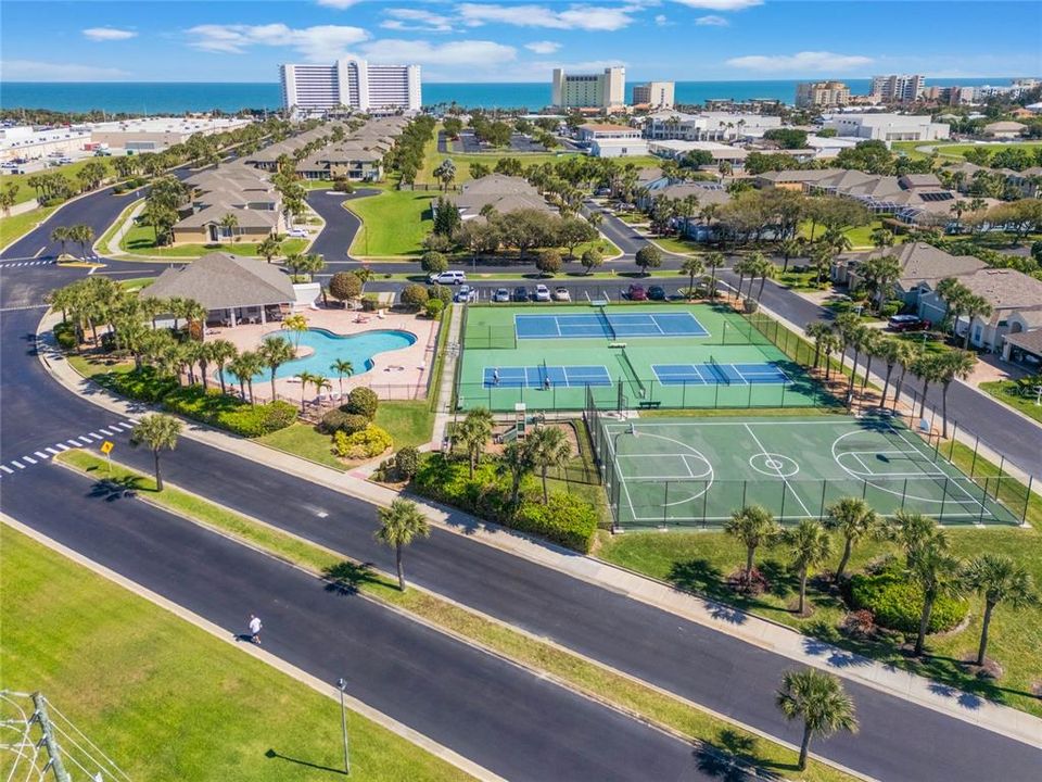 En Venta: $408,900 (4 camas, 2 baños, 2023 Pies cuadrados)