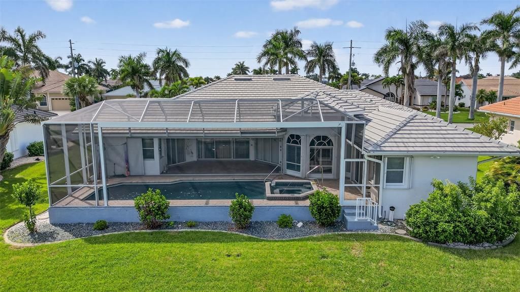 Activo con contrato: $549,000 (3 camas, 2 baños, 2316 Pies cuadrados)