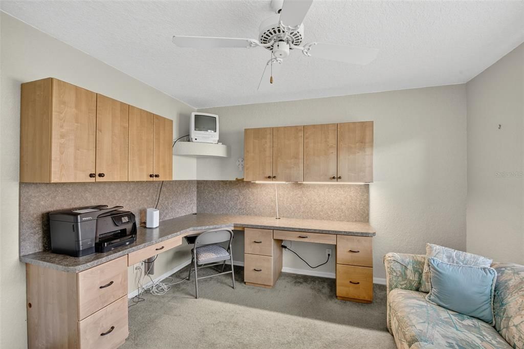 Activo con contrato: $549,000 (3 camas, 2 baños, 2316 Pies cuadrados)