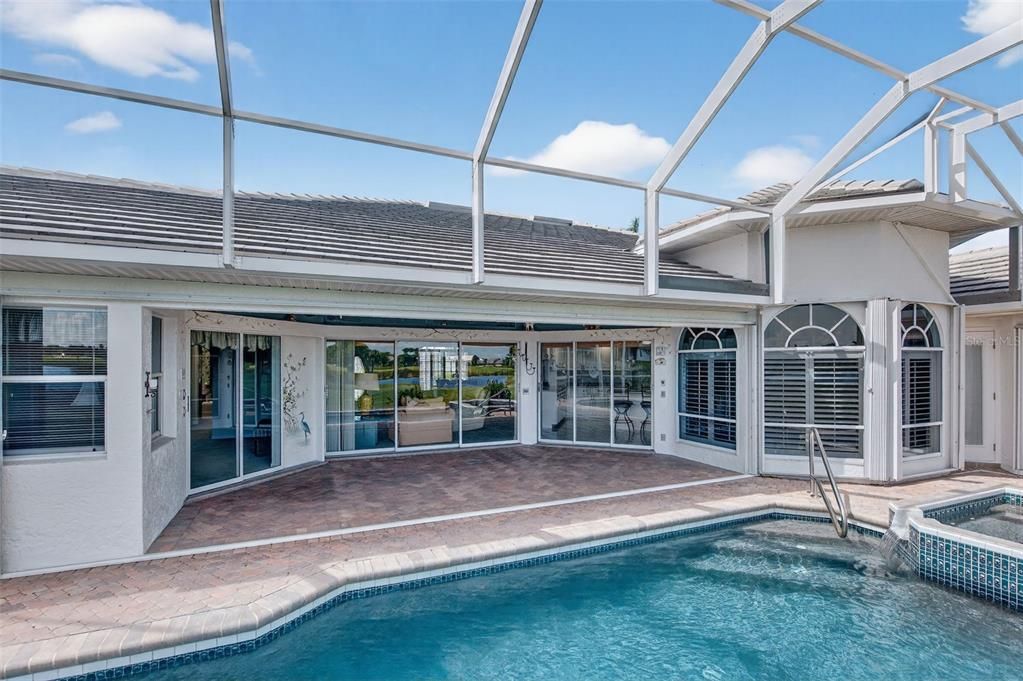 Activo con contrato: $549,000 (3 camas, 2 baños, 2316 Pies cuadrados)