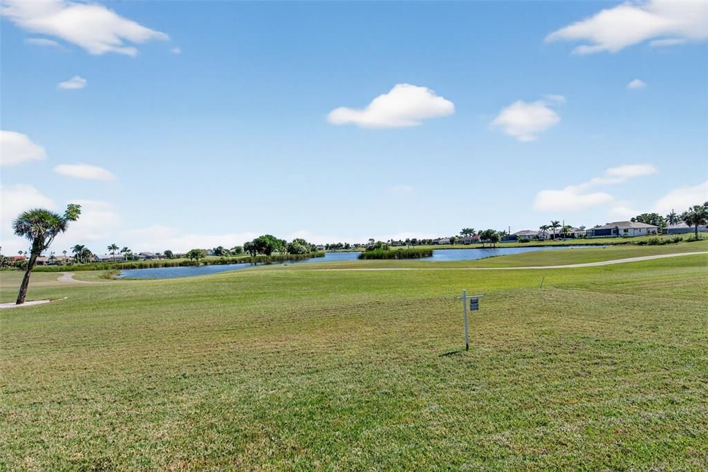 Activo con contrato: $549,000 (3 camas, 2 baños, 2316 Pies cuadrados)