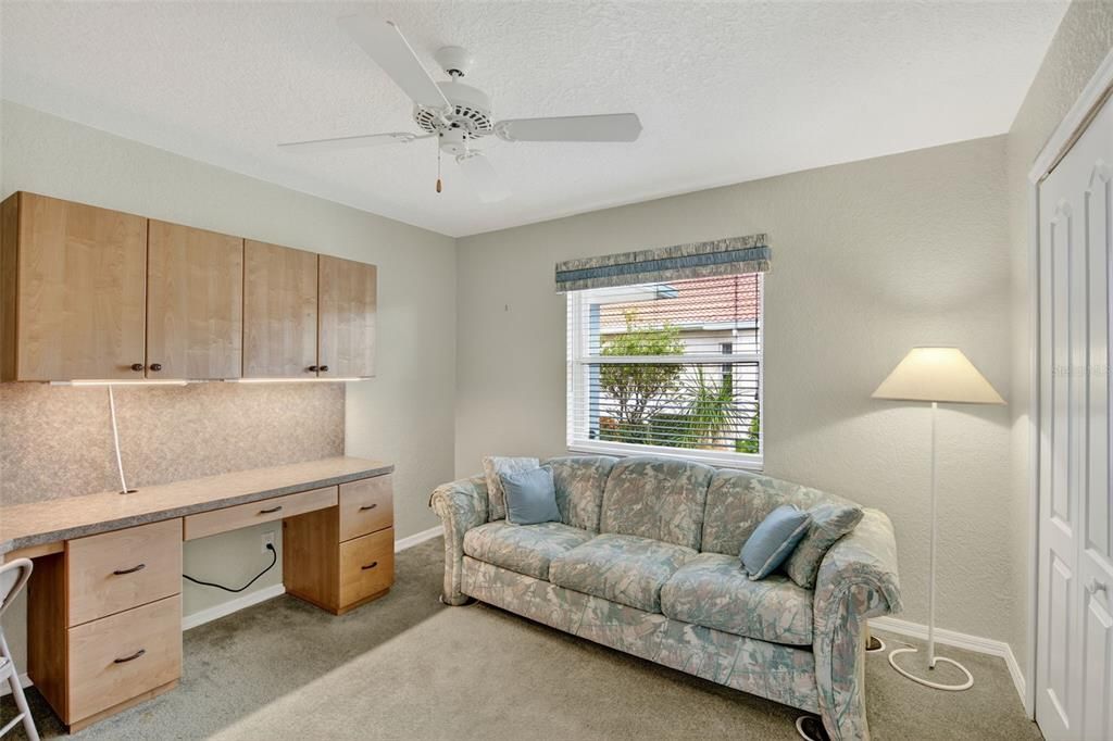 Activo con contrato: $549,000 (3 camas, 2 baños, 2316 Pies cuadrados)