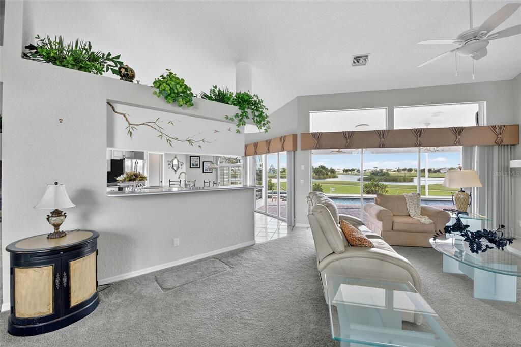 Activo con contrato: $549,000 (3 camas, 2 baños, 2316 Pies cuadrados)