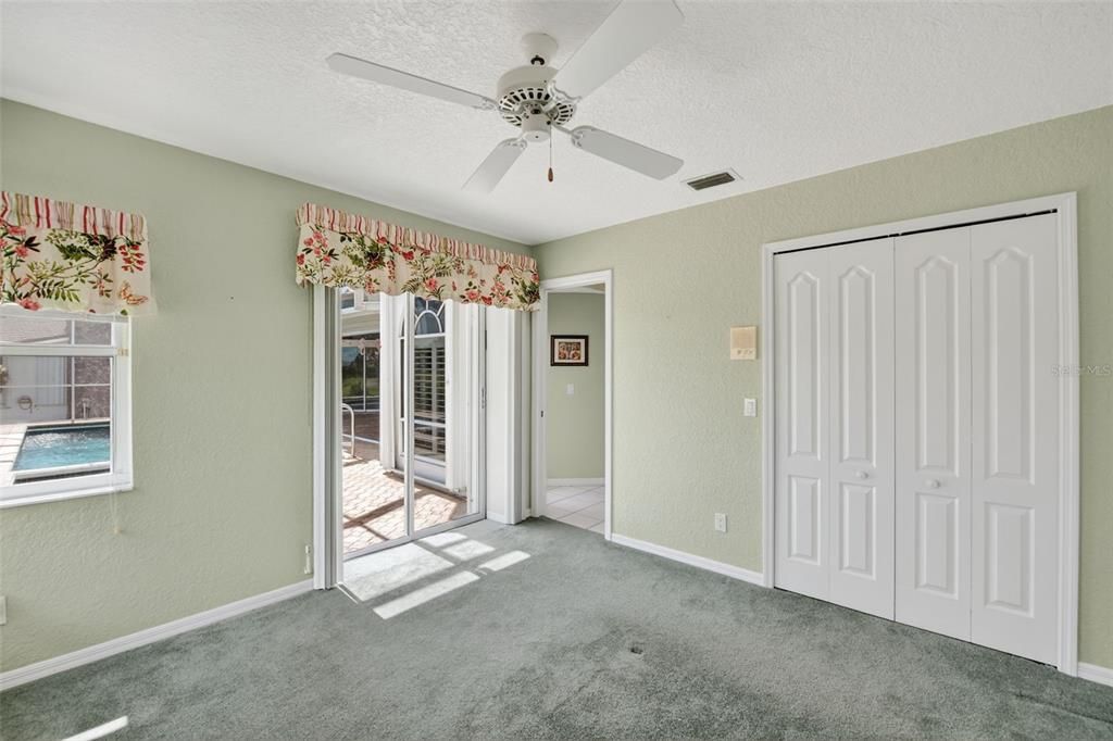 Activo con contrato: $549,000 (3 camas, 2 baños, 2316 Pies cuadrados)