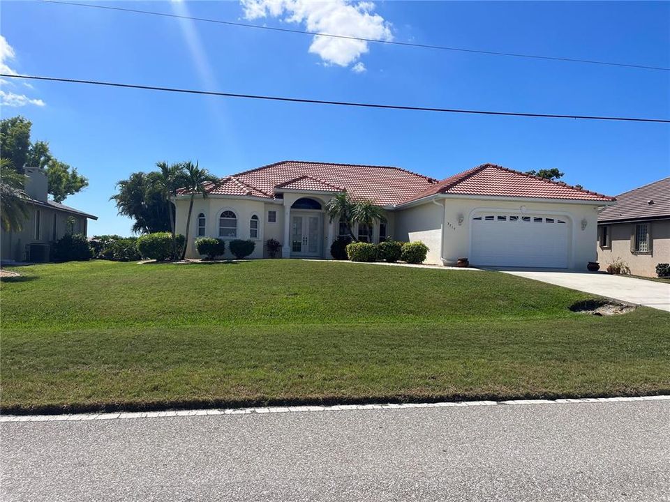 Recently Sold: $500,000 (3 beds, 2 baths, 2240 Square Feet)