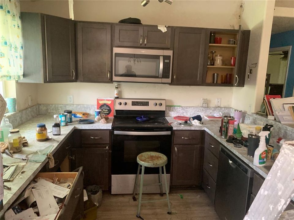 For Sale: $150,000 (3 beds, 2 baths, 1360 Square Feet)