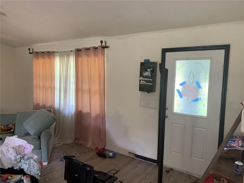 For Sale: $150,000 (3 beds, 2 baths, 1360 Square Feet)