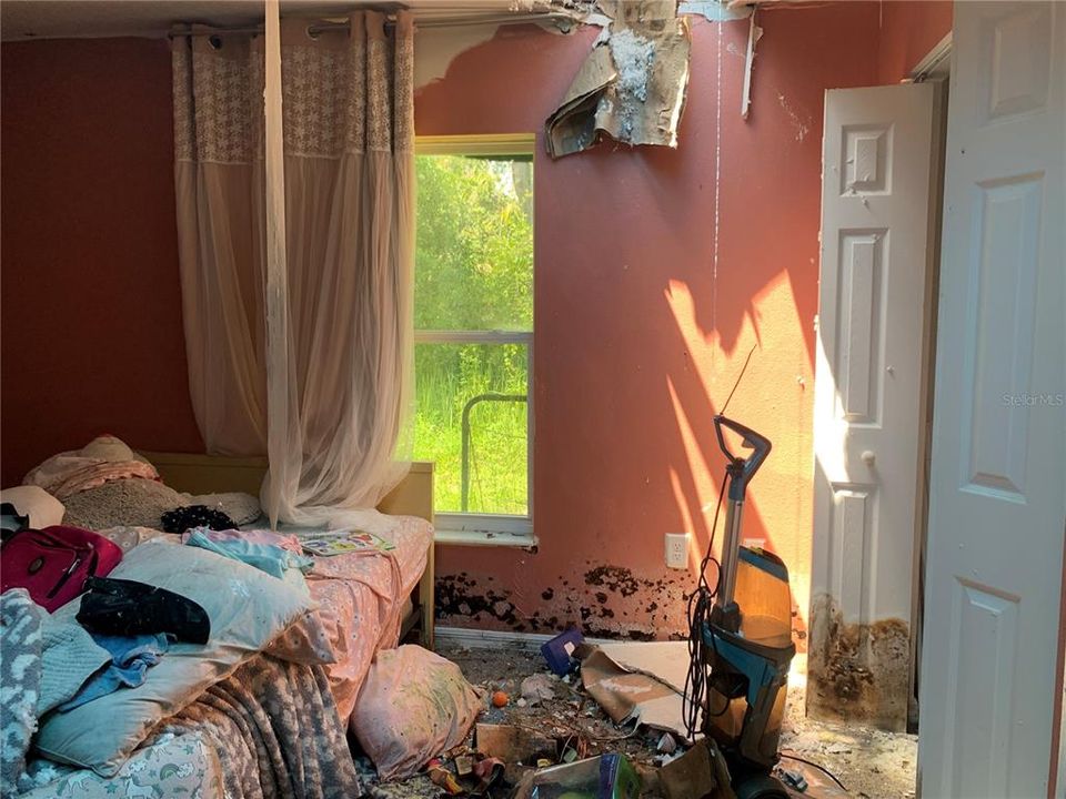 For Sale: $150,000 (3 beds, 2 baths, 1360 Square Feet)